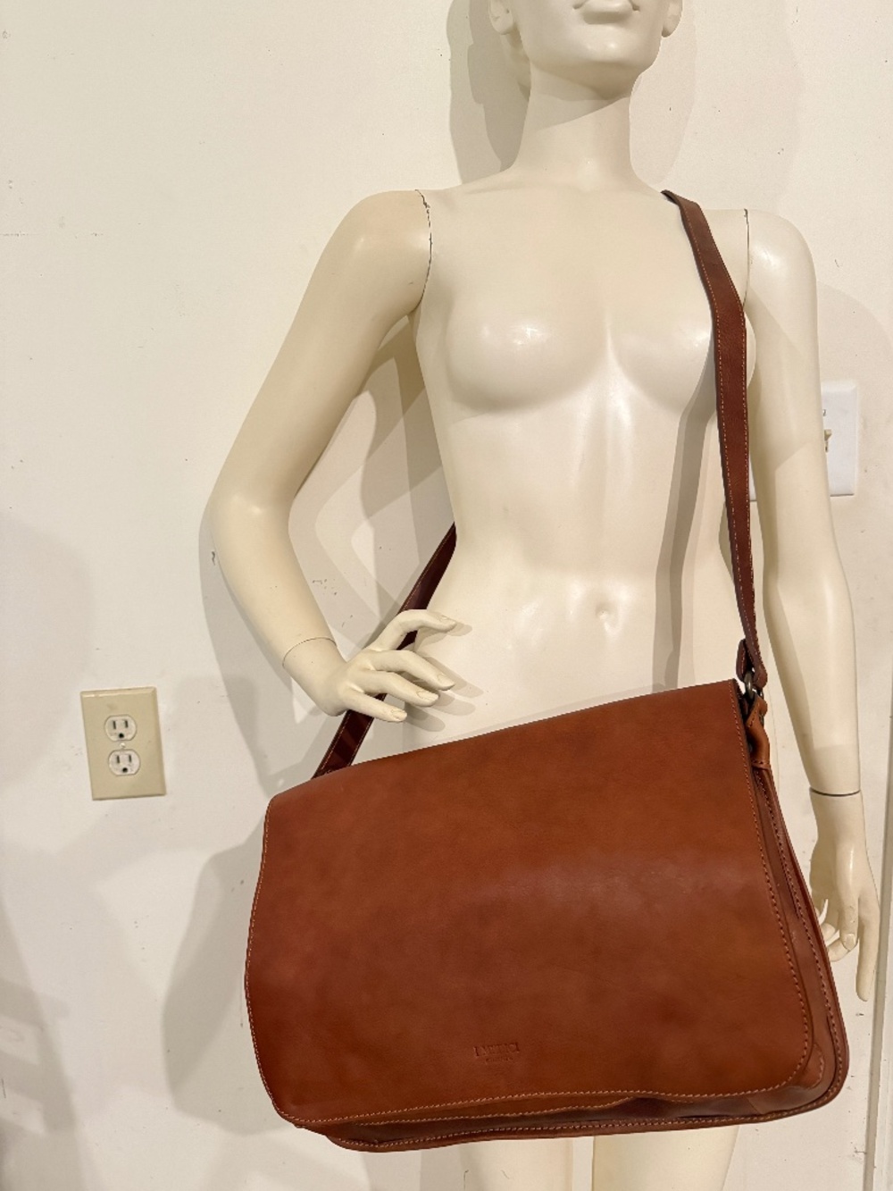 I Medici Postina Leather Messenger Bag